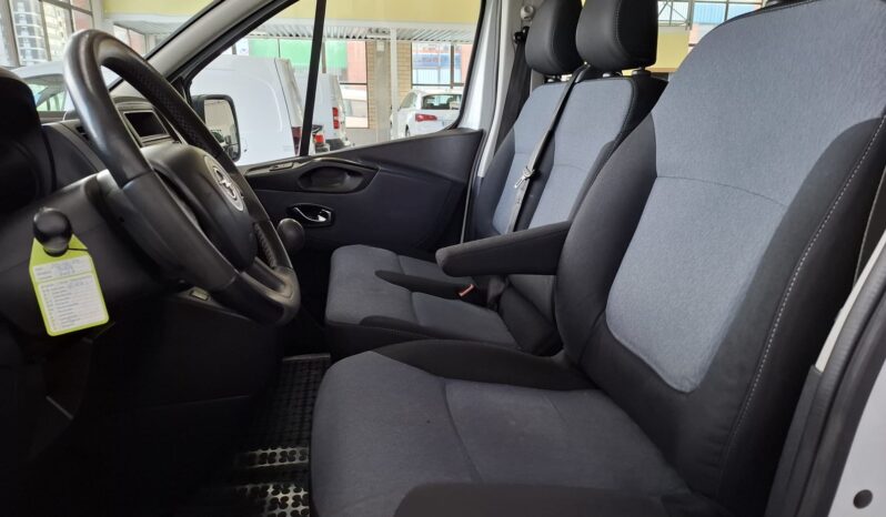 OPEL VIVARO COMBI 9 PLAZAS – 2016-125CV lleno