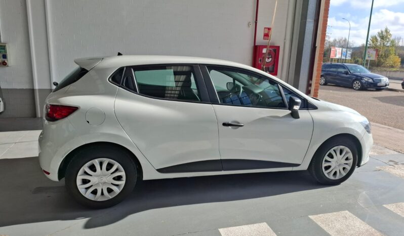 RENAULT CLIO 75 CV Diesel-2017 lleno